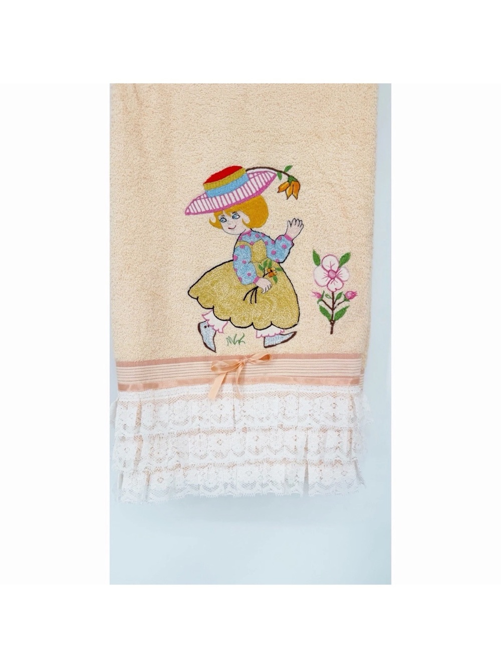 Vintage Bath Towel Cannon Girl Floral Embroidered With Lace Bow Made USA Peach - Picture 3 of 6
